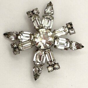 Vintage WEISS Starburst Snowflake Brooch Signed Layered Crystals Silver Tone
